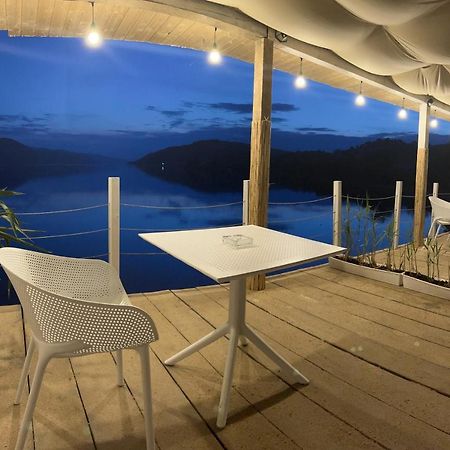 La Pescador Dd Hotel Berzasca Bagian luar foto