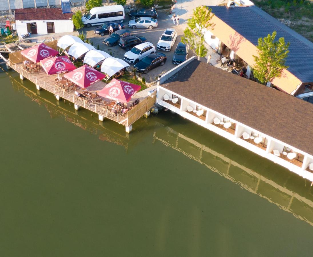 La Pescador Dd Hotel Berzasca Bagian luar foto